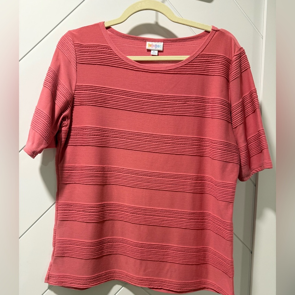LuLaRoe Gigi Coral Ribbed Short Sleeve T-Shirt